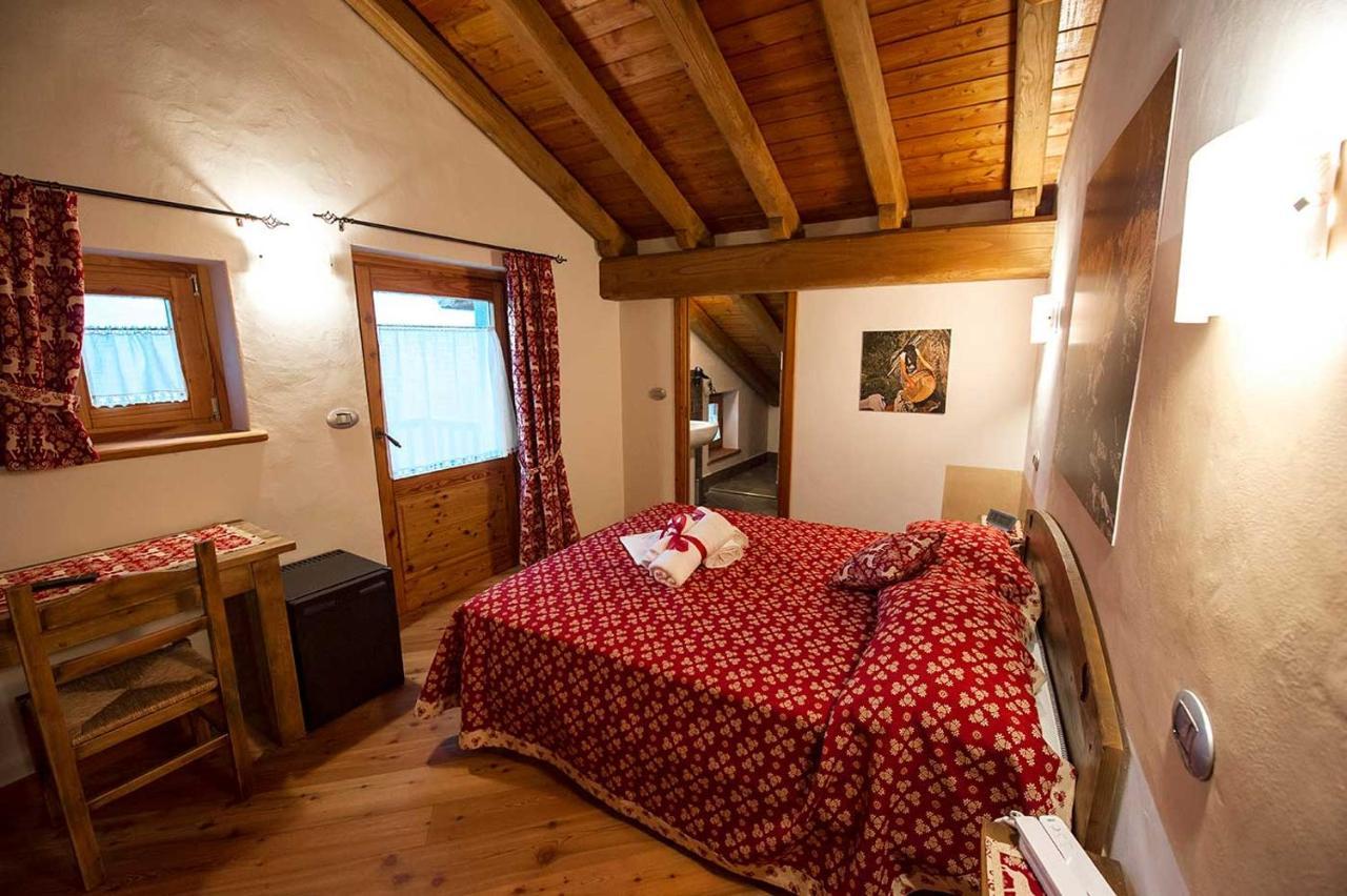 L'Or D'Echallogne - Chambre D'Hotes Bed & Breakfast Arnad Exterior photo